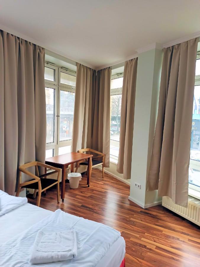 Puschkin Rooms Berlin Bagian luar foto