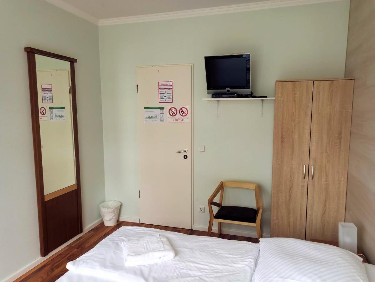 Puschkin Rooms Berlin Bagian luar foto