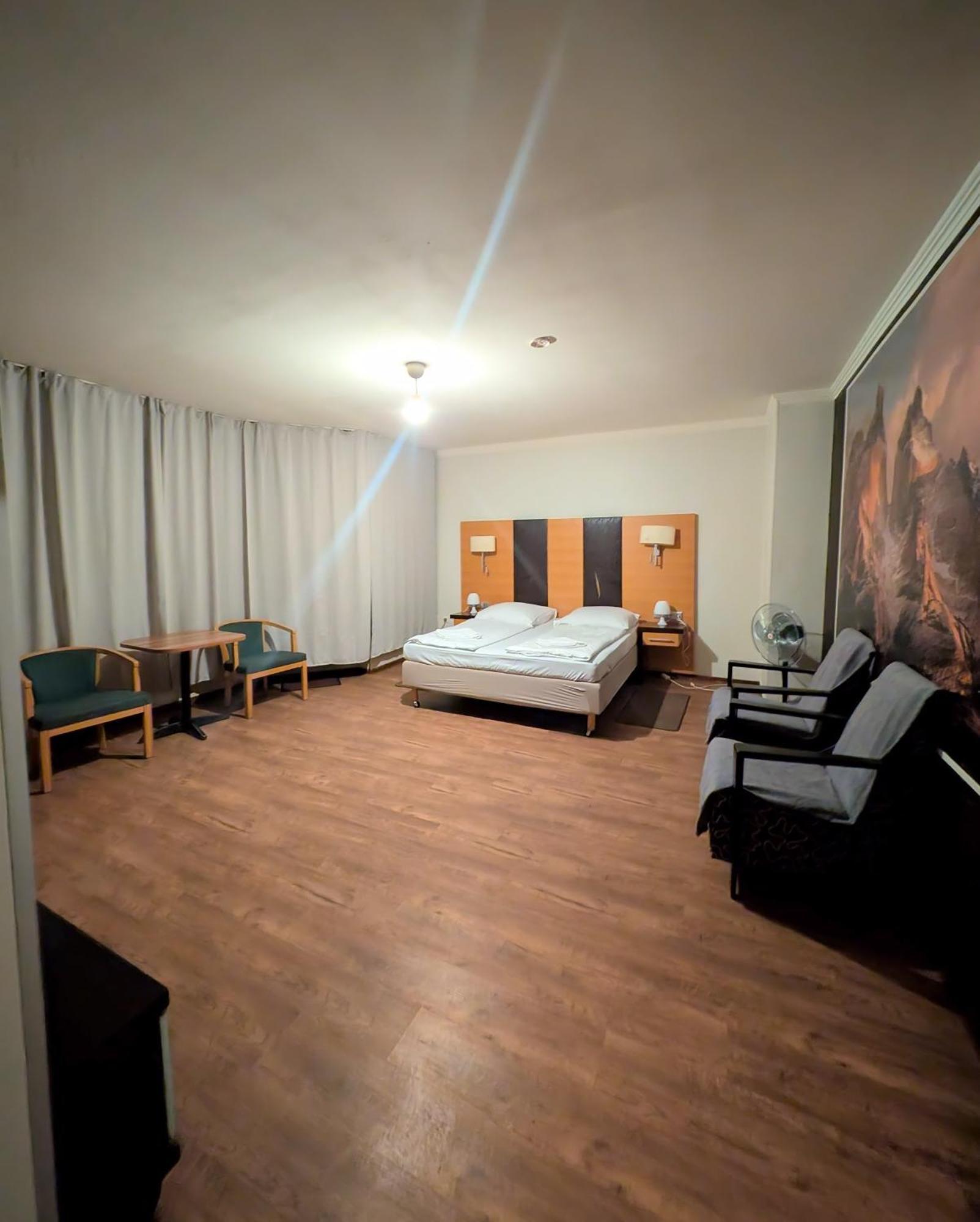 Puschkin Rooms Berlin Bagian luar foto