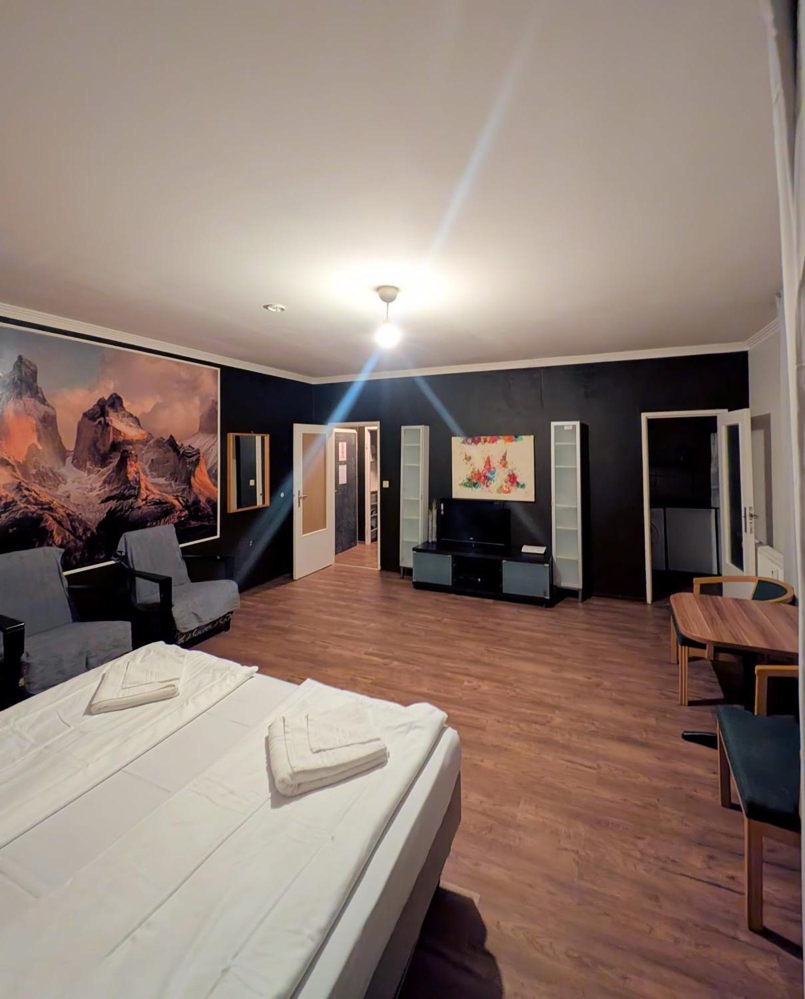 Puschkin Rooms Berlin Bagian luar foto