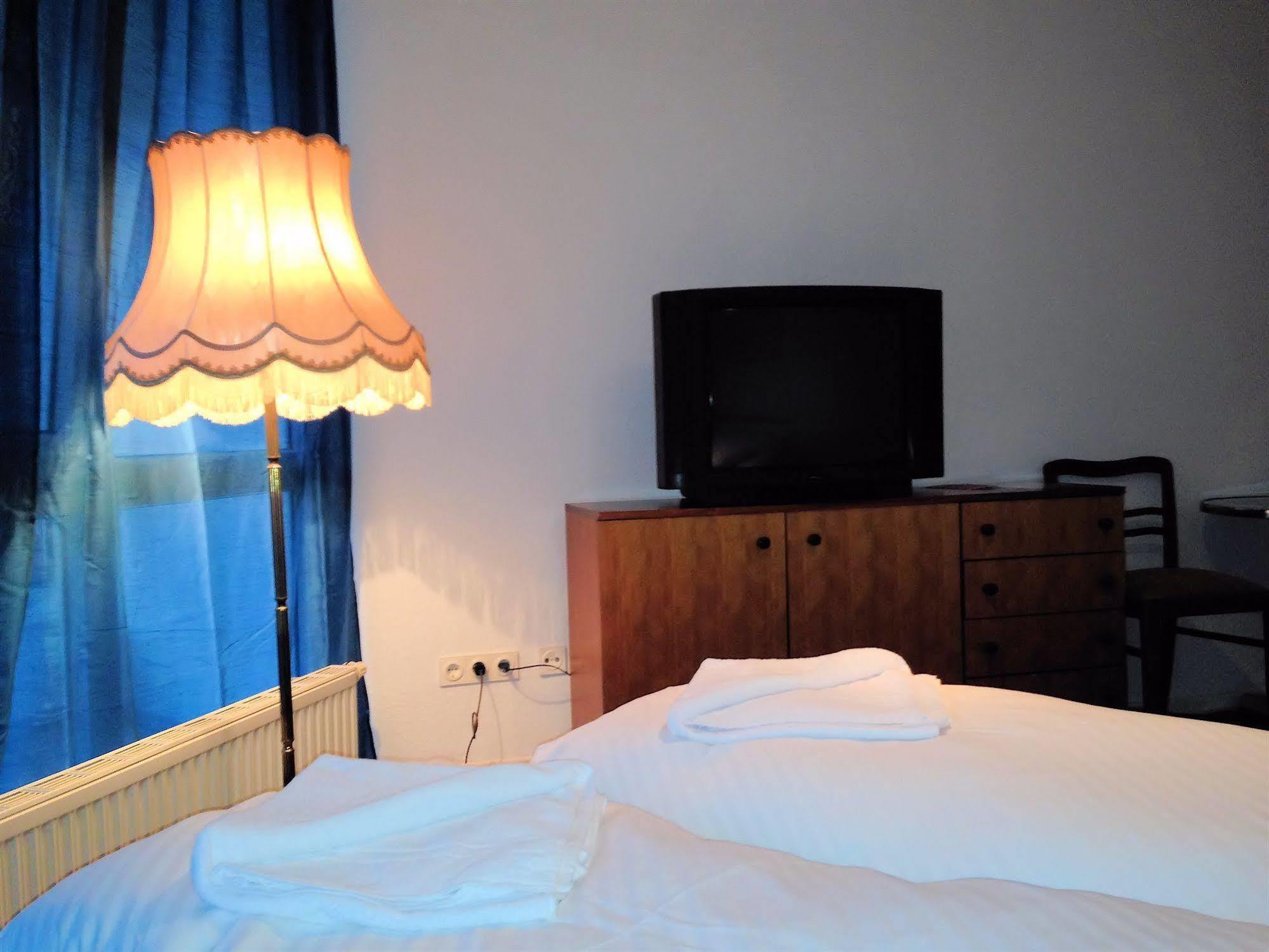 Puschkin Rooms Berlin Bagian luar foto