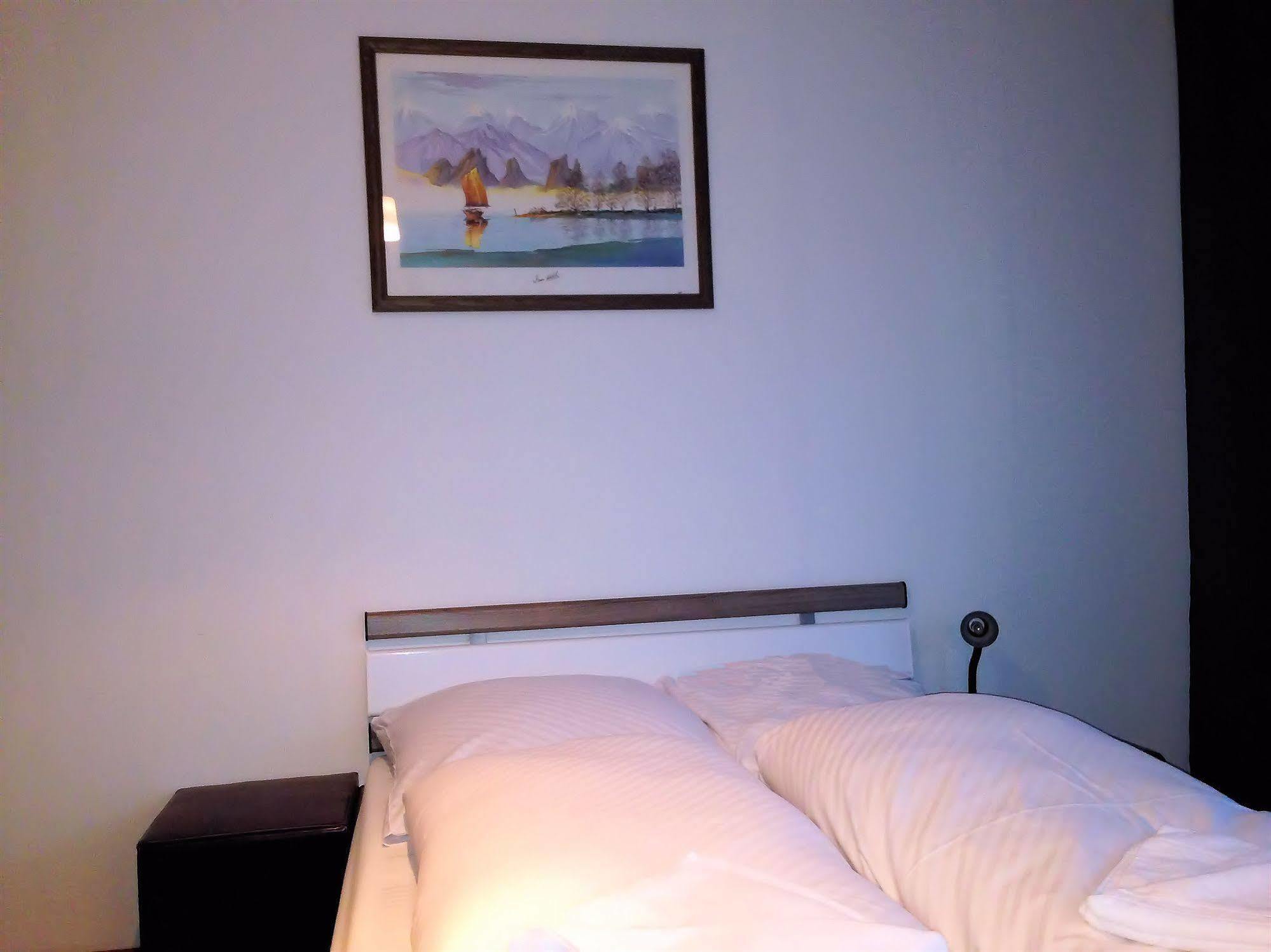Puschkin Rooms Berlin Bagian luar foto