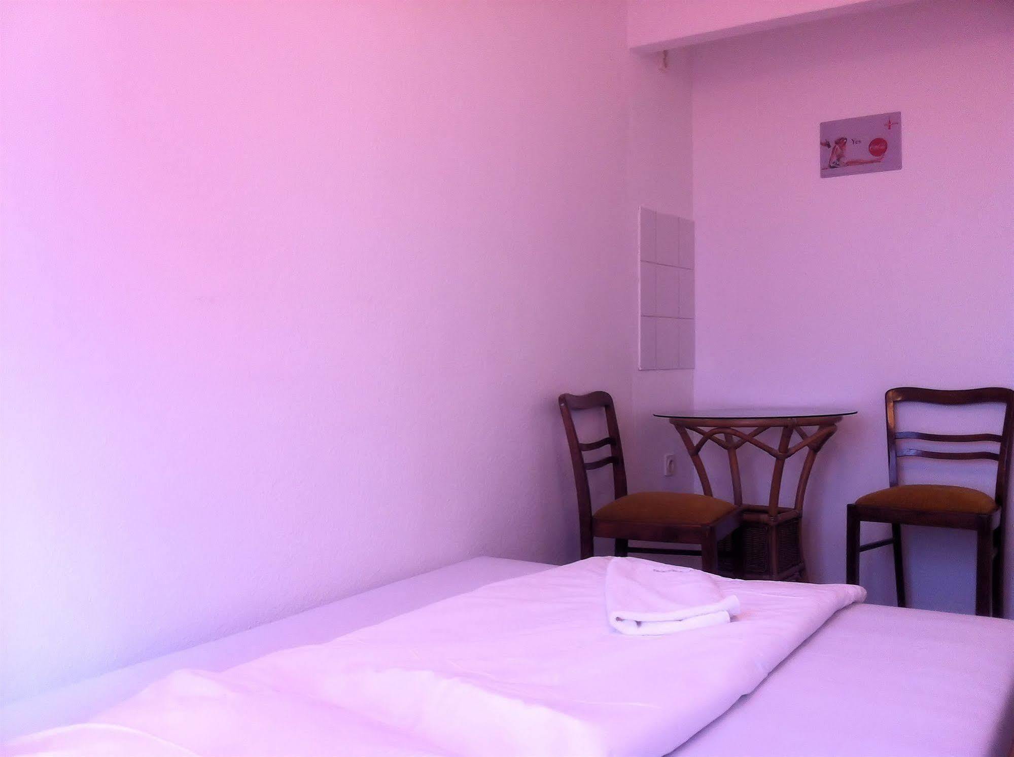 Puschkin Rooms Berlin Bagian luar foto